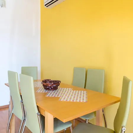 Sunrise Apartments Bol Pokoj fotografie